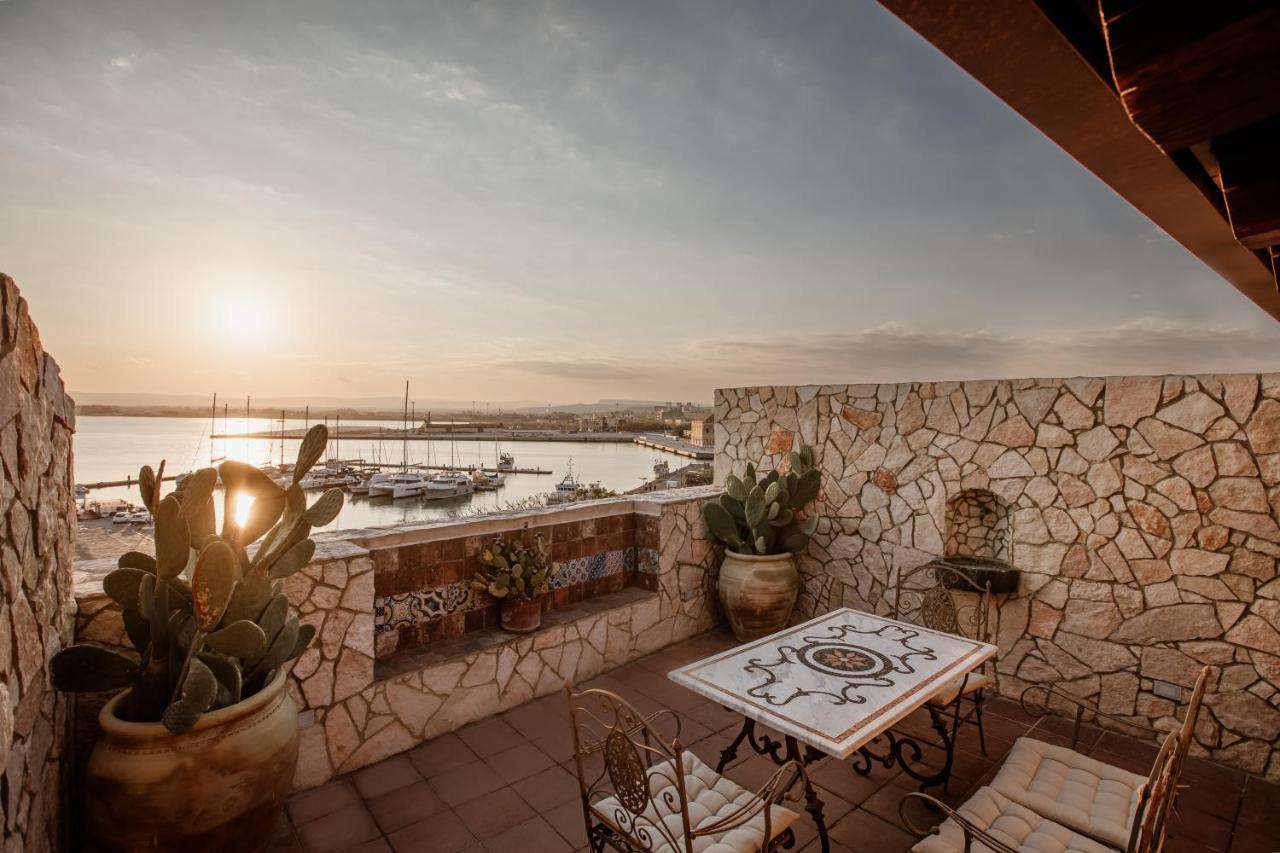 Bed and Breakfast Palazzo Giunta - Porta Marina Ortigia Syracuse Exterior foto