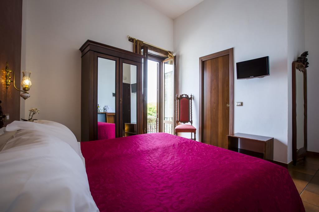 Bed and Breakfast Palazzo Giunta - Porta Marina Ortigia Syracuse Exterior foto