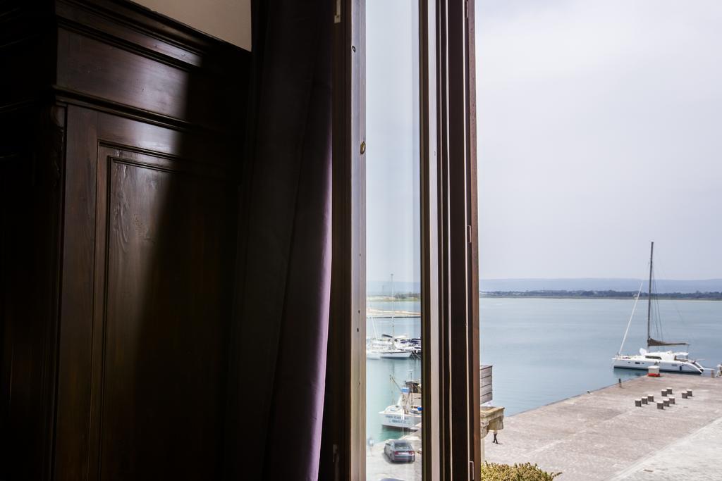 Bed and Breakfast Palazzo Giunta - Porta Marina Ortigia Syracuse Exterior foto