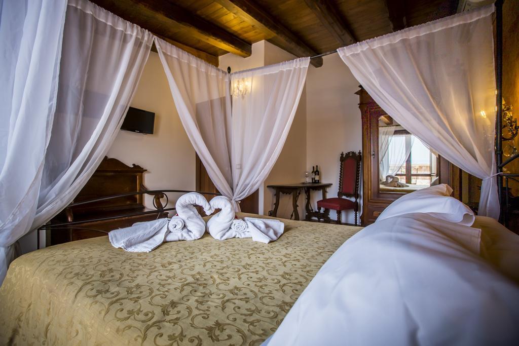 Bed and Breakfast Palazzo Giunta - Porta Marina Ortigia Syracuse Exterior foto