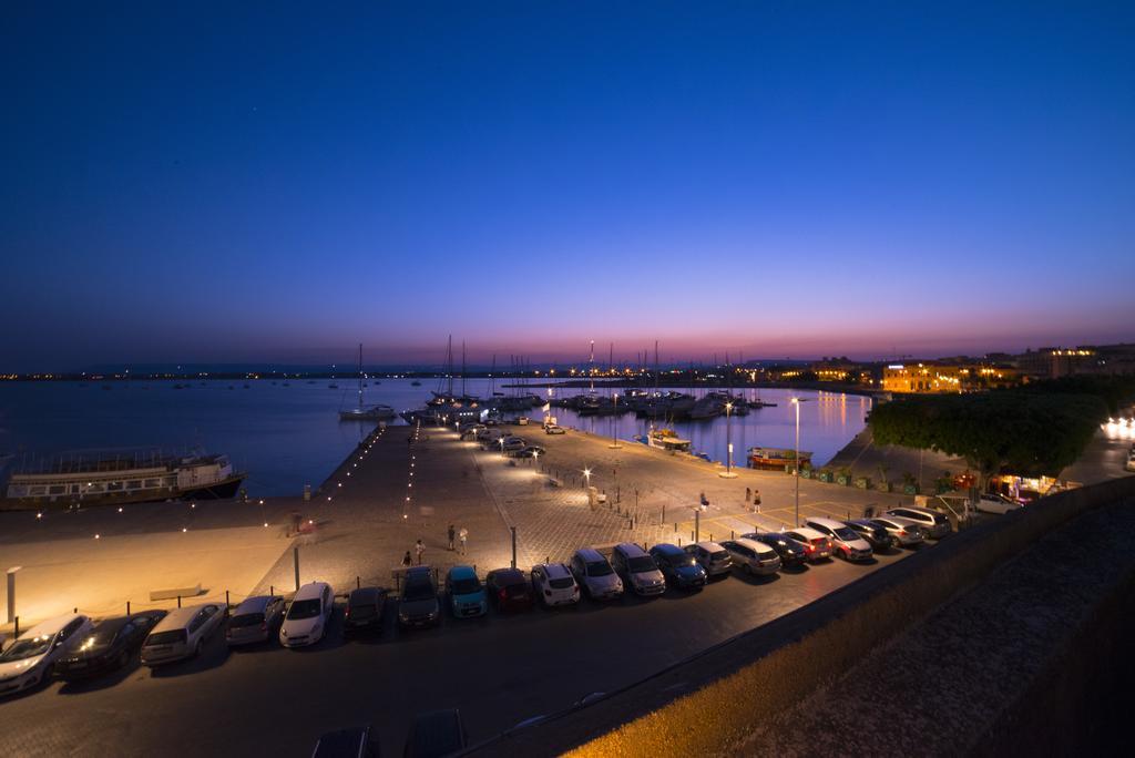 Bed and Breakfast Palazzo Giunta - Porta Marina Ortigia Syracuse Exterior foto